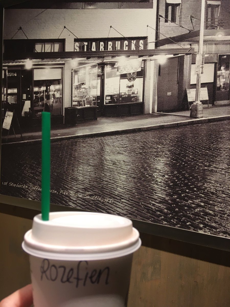 Just missed my train. But this ‘Rozefien’ as a new way of spelling my name, makes my day anyway ;-) first #starbucks #seattle #1971