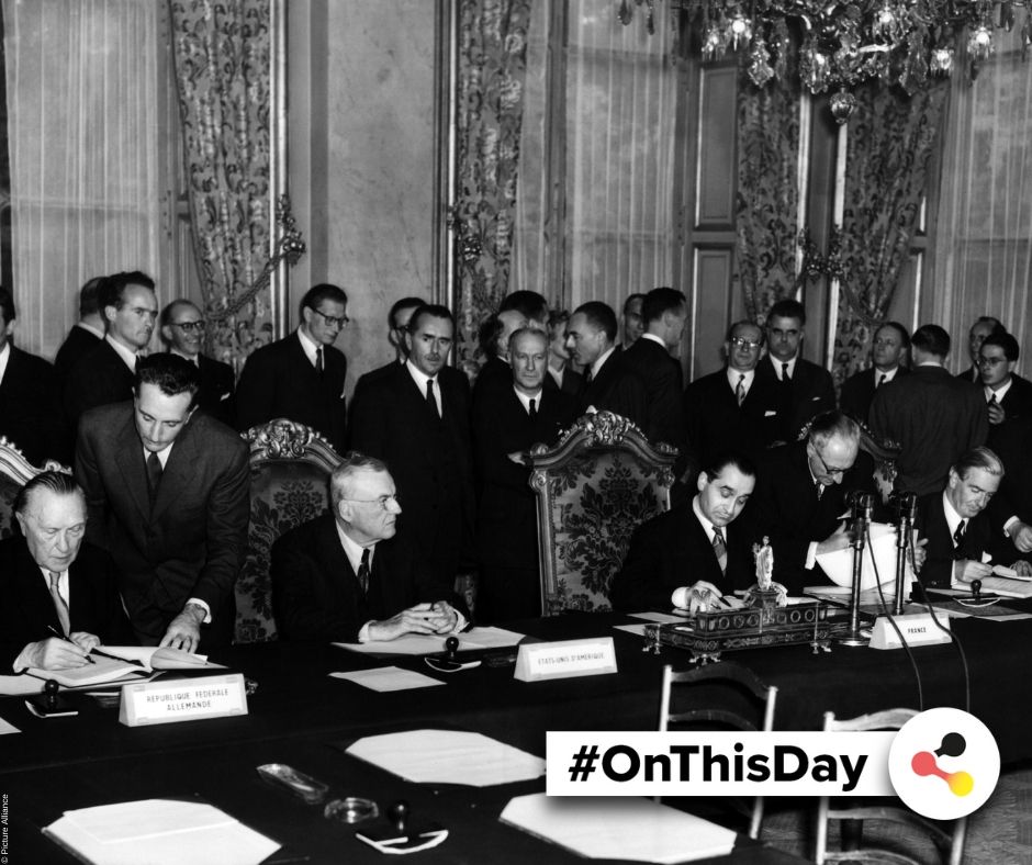 en_germany's tweet photo. #OnThisDay in #Germany: In 1954, the #WesternUnion, #Italy and former #WestGermany sign the #Bonn-#Paris conventions. These agreements abolished the #OccupationStatute, established partial #sovereignty for #WestGermany plus the accession to #NATO and #WEU. #OTD #history https://t.co/Spp8btemiC