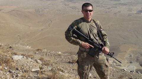 Freedomoftruth_'s tweet photo. Hero vs Coward https://t.co/csA7DqMfG6 https://t.co/Q9ipeYtEtt