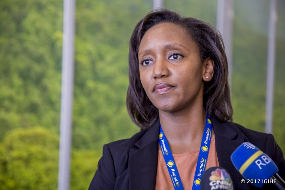 Yvonne Manzi Makolo  @YvonneMakolo is a Rwandan IT specialist and business executive, who serves as the managing director and chief executive officer of  @FlyRwandAir , the national airline of  #Rwanda.