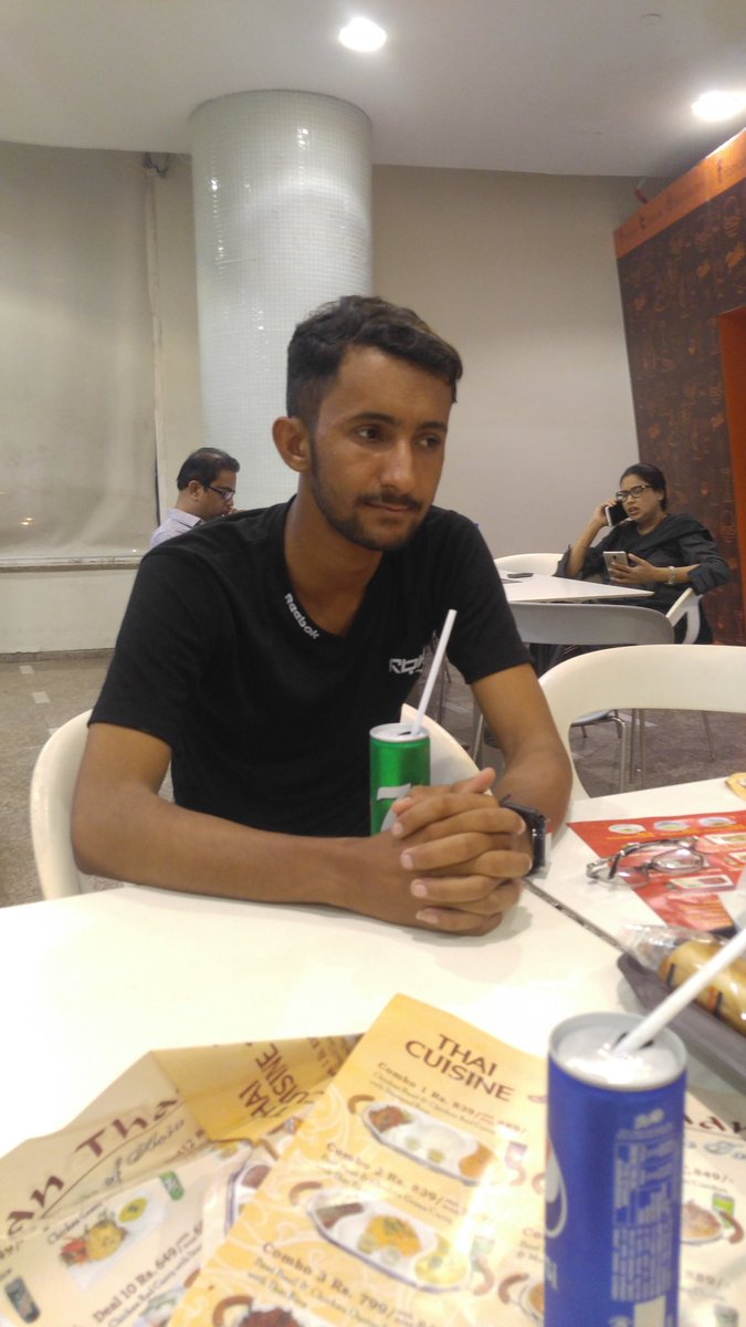 Fakhar_Hussain_'s tweet photo. #Fakhar_hussain_Laghari dinner at #highper star defence #karachi https://t.co/xuNRbeyDEW