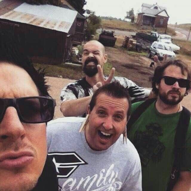 gac_gal's tweet photo. Hi I wanna dye my hair blue #GhostAdventures https://t.co/eMjsFXgfXP