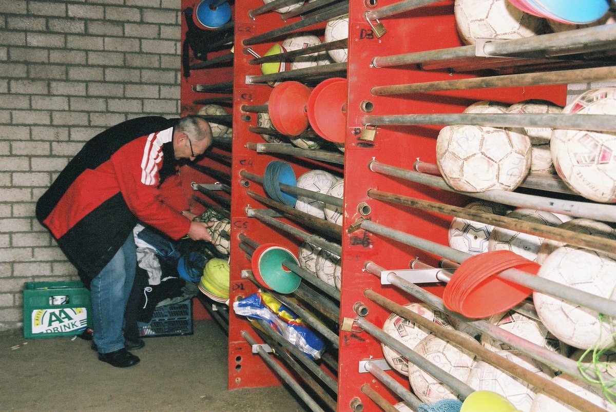 mulierinstituut's tweet photo. Hoe zien sportverenigingen hun toekomst? Vergrijzing, individualisering en dalende populariteit van de sport zien verenigingen als reden voor (verwachte) afname van leden. Daarnaast wordt minder bereidheid voor vrijwilligerstaken als trend gezien. https://t.co/QL3CSauMbn https://t.co/9iqUupYyw9