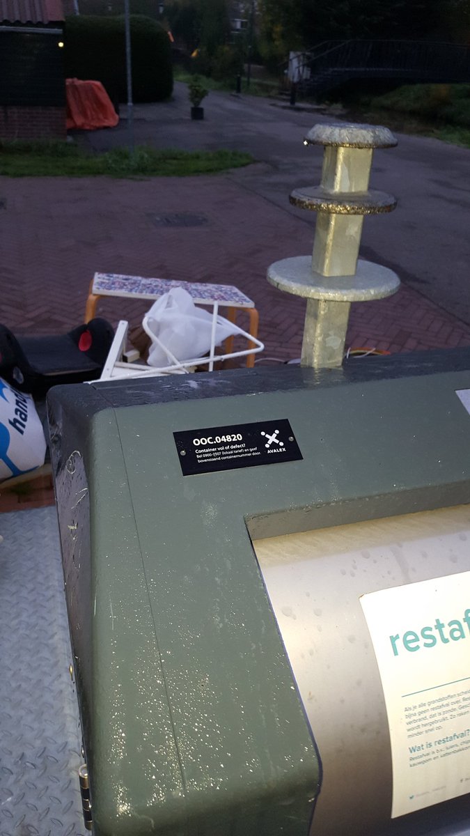 Rico68Lang's tweet photo. @Avalex_nieuws jullie kunnen niets doen als er illegaal rotzooi wordt gedumpt, grofvuil bellen lijkt lastig tegenwoordig. Inmiddels ligt deze zooi er al 8 dagen en wordt steeds aangevuld!! https://t.co/HJcGxKWjZV