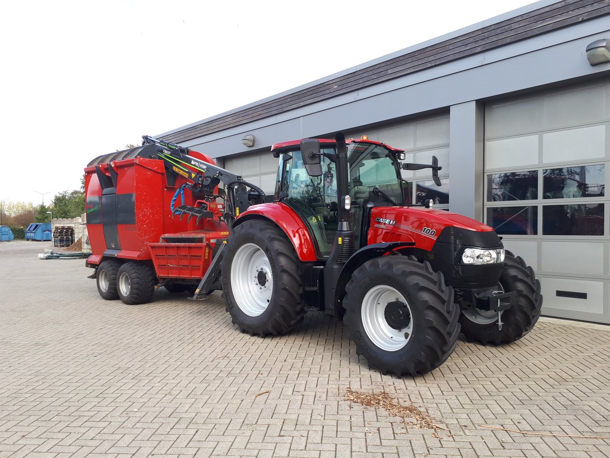WijkbeheerSenB's tweet photo. Na 15 jaar met de groene claas te hebben gereden mochten we gister onze nieuwe aanwinst in ontvangst nemen de case luxxum 100 @GemSonenBreugel #evaxbv https://t.co/VtrC5eVyPP