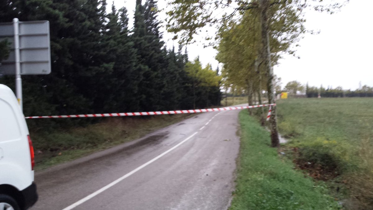 ATENCIÓ⚠️ Degut a les pluges d'aquesta nit i matinada, la carretera que va de #Vilajuïga a Marzà està tallada a la circulació de vehicles!