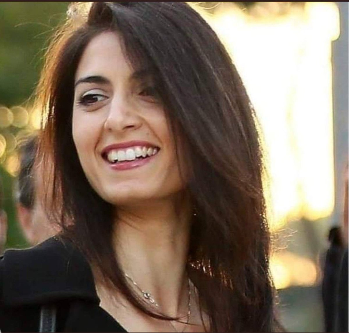 Stefano173456's tweet image. Cosa sta accadendo?
Come mai si manifesta (si mobilitano cittadini..) per spingere alle dimissioni una persona perbene? Una persona che non ha rubato un centesimo pubblico?
È possibile che in questa italia debba ancora dominare la cultura del malaffare contro quella degli onesti?