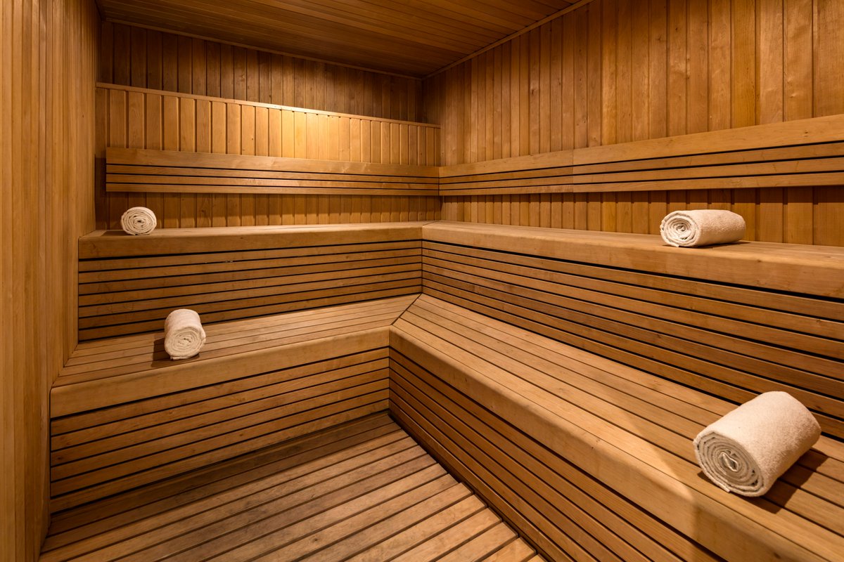 edwardianMCR's tweet photo. Explore The Spa and Gym, refined by its sweeping uninterrupted floor plan. Discover the state-of-the-art gym, urban subterranean swimming pool, tranquil sauna, steam rooms and atmospheric treatment areas #TheEdwardianManchester #EdwardianHotelsLondon #RadissonCollection https://t.co/AoKjmeCXIl