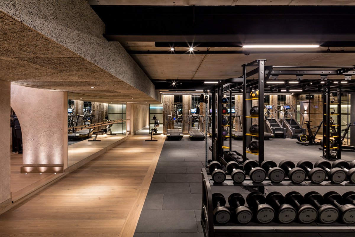 edwardianMCR's tweet photo. Explore The Spa and Gym, refined by its sweeping uninterrupted floor plan. Discover the state-of-the-art gym, urban subterranean swimming pool, tranquil sauna, steam rooms and atmospheric treatment areas #TheEdwardianManchester #EdwardianHotelsLondon #RadissonCollection https://t.co/AoKjmeCXIl