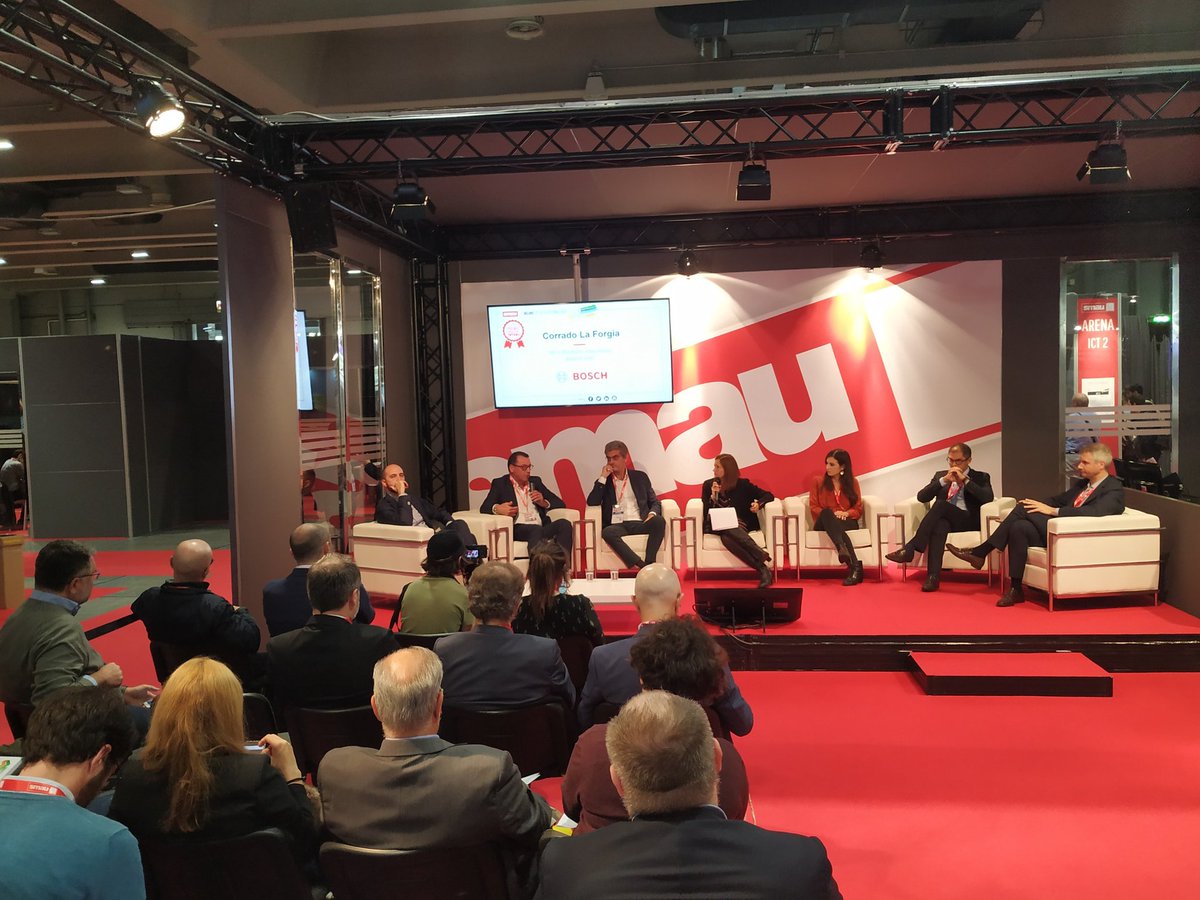 smaunotes's tweet photo. #OpenInnovation, il leitmotiv di questo #Smau all'insegna della visione collaborativa che promuove l'#innovazione, è la strategia vincente attivata da @Timenetsrl @LaboratorioECOS @gruppo_a2a @Wayra e #Bosh per innovare 👏 https://t.co/x6NHTDTwNY
