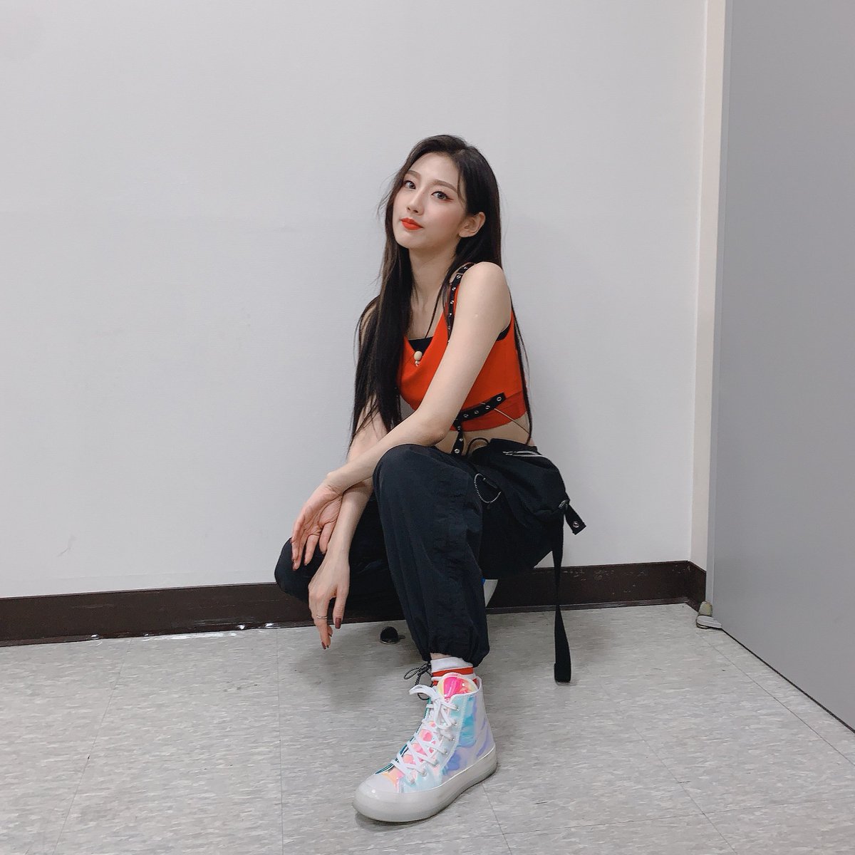 __Jichuu__'s tweet photo. @idolfess Jungkook yein, dari dulu sudah dibilang mirip sama knet. Dari jaman lovelyz debut https://t.co/PWsulV41G2