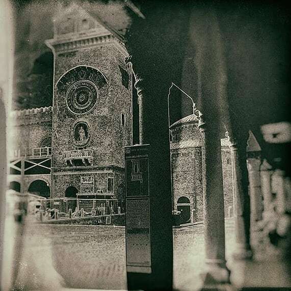 gazzettamantova's tweet photo. C'è già aria di Halloween a #Mantova... almeno in questa foto #dark di @elena_vitari
#mantua #italia #italy #halloween #igmantova #igoftheday #photooftheday #pictureoftheday #picoftheday #unesco #unescoworldheritage #bestoftheday #biancoenero #topofthe… https://t.co/EAvqgmI4Rw https://t.co/bCL1IBEpKA