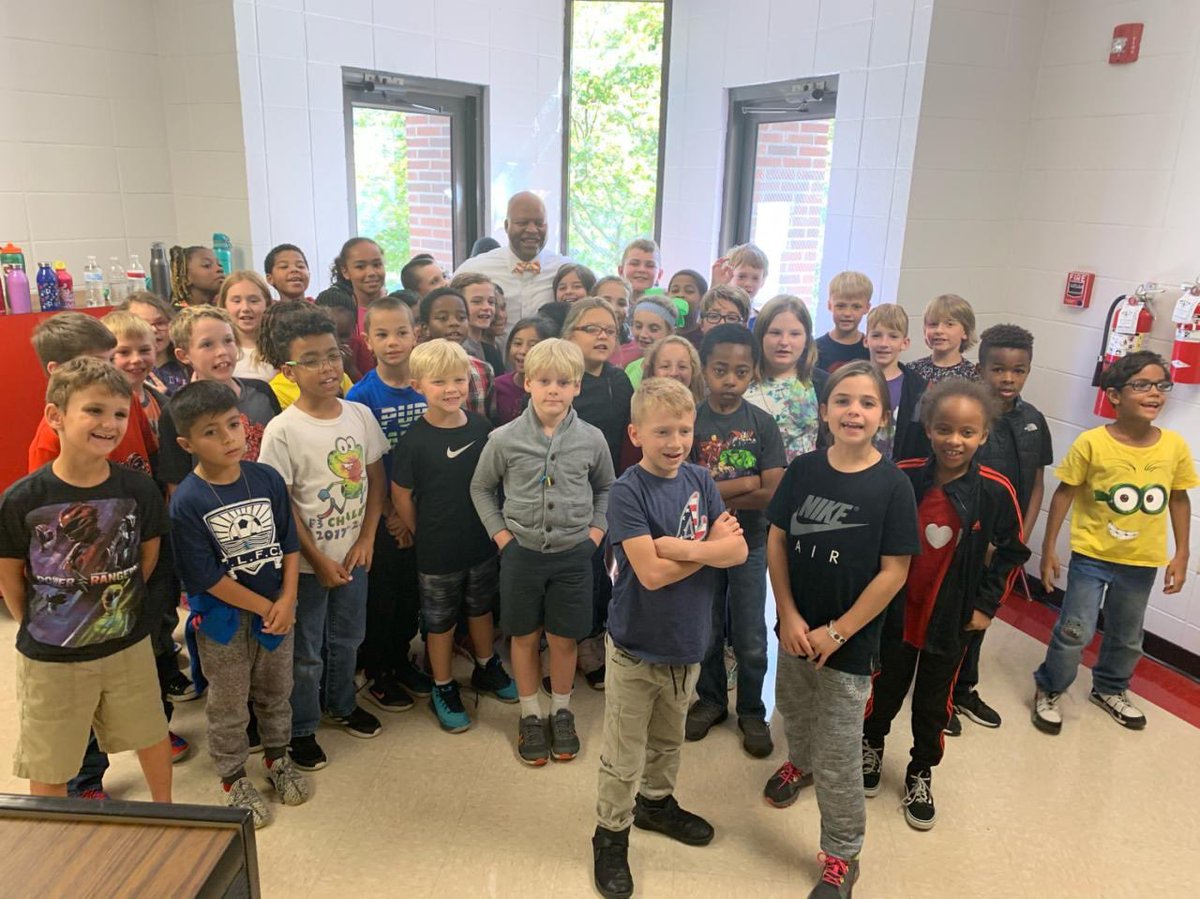 pres_torrence's tweet photo. 4,500 square miles. 6 locations. 7K students and growing. People to serve and support! Let’s Go! #tnpreparingourstudents #tcat #motlowstatecommunitycollege #aimhigh #stemlearning #education #tennessee #communitybuilding #apprenticeship #extendyourself #workforcedevelopment https://t.co/LHKObN5oZn