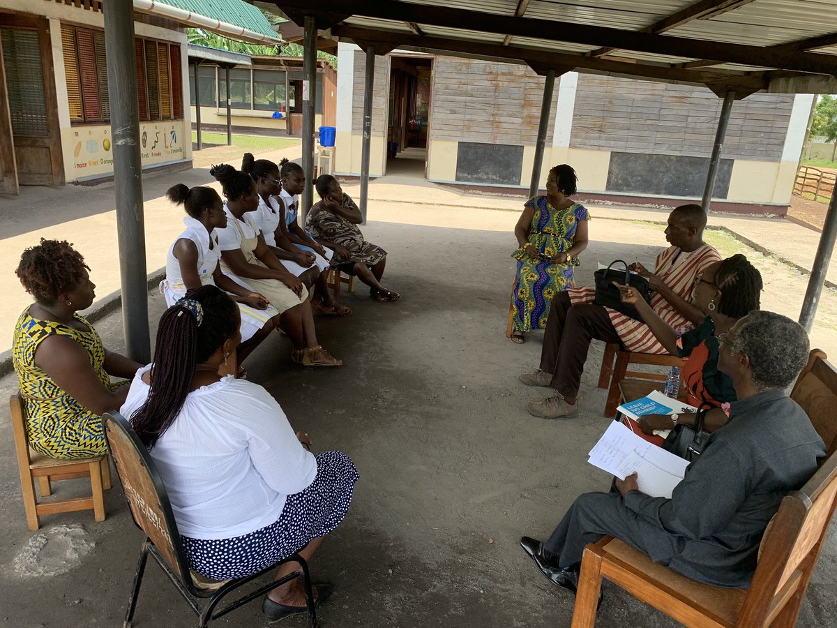 EmFynn's tweet photo. It is good to have #ReflectiveSession with the mentees. It’s an opportunity to know what to improve in e next lesson.@TTELGhana @b_woode @robinedwardtodd @Mina_Maakua @moegovgh #TSF #CentWest. https://t.co/TUqPjBOSba