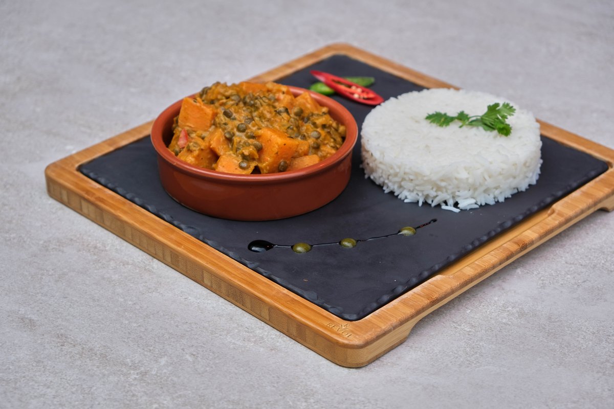 Fancy a peek at our Christmas menu? Our sweet potato and green lentil curry is vegan-friendly and deliciously warming on a cold winter’s day. To book your staff Christmas party at The Embassy Steakhouse, get in touch with us on 071 916 1250. 
#sligofoodtrail #xmasparties