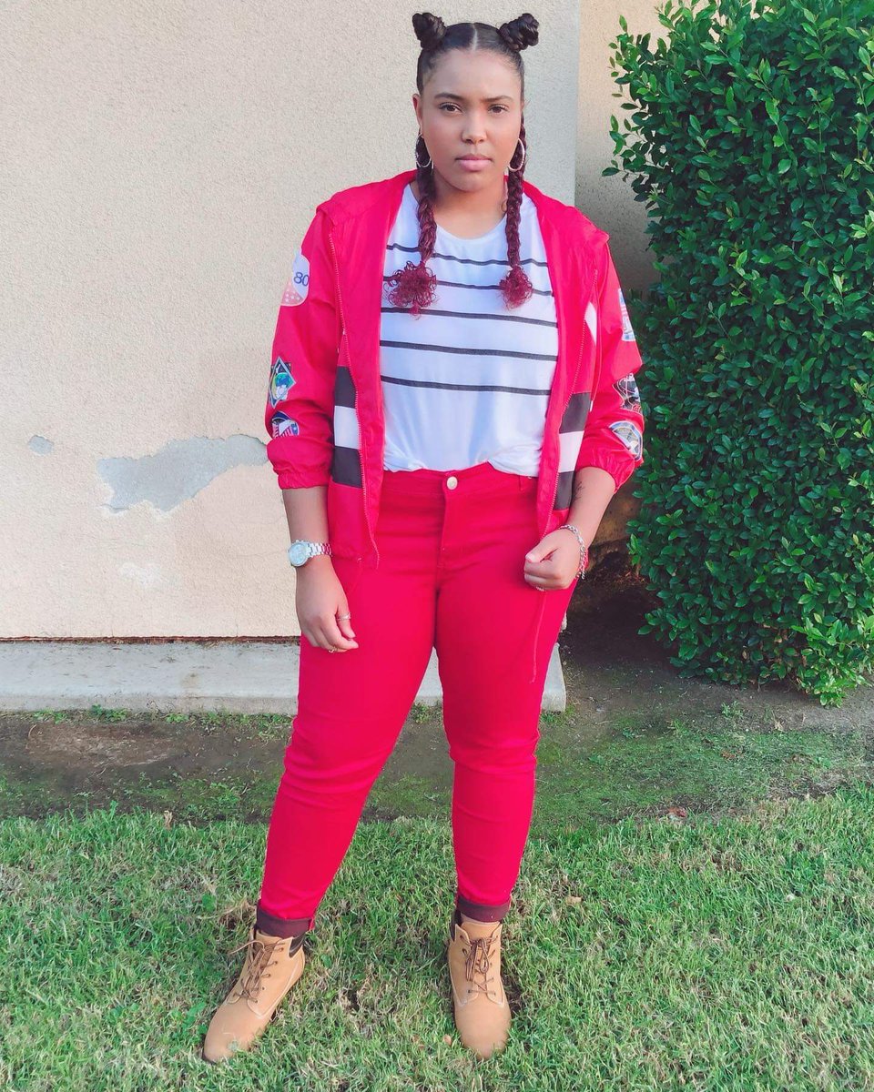 desaraeadotson's tweet photo. Jazzy from #superficiallydeep ain’t playin’ around no more! You too, can catch these hands.
.
.
.
#losangeles #acting #actress #christiannetwork #tvshow #2k19 #lightscameraaction #teenagedrama #attitude #tableread #character #badass #hardcore https://t.co/oTHfUunFFu