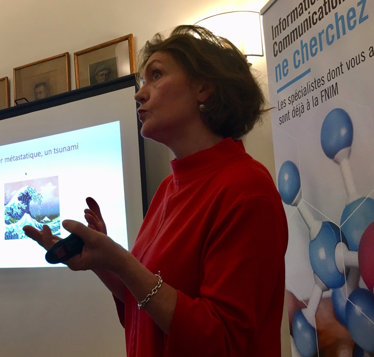 s_chevrel's tweet photo. #FNIM #cancer On observe une accélération de l’ambulatoire, les patients vont souvent mais ne restent pas longtemps à l’hôpital et le temps d’interaction avec les soignants a tendance à diminuer++, les patients ont de + en + à gérer chez eux @reseauKsein #cancermeta https://t.co/TYYfsz1XOu