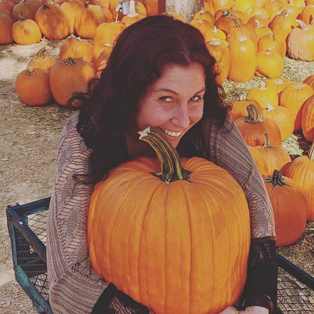 allisonleigh_sm's tweet photo. I am a smol.
#pumpkins #pumpkinpatch #smol #pumpkin #banduccifamilypumpkinpatch #nobigpeopleinthewagons #ticklethyfantasy #ticklethyfantasyclothing #lace #lacecoat #lacejacket #autumn #fall #wich #witchesofinstagram #witchclothing #evilsmile #evilgrin https://t.co/CUS4DCex71