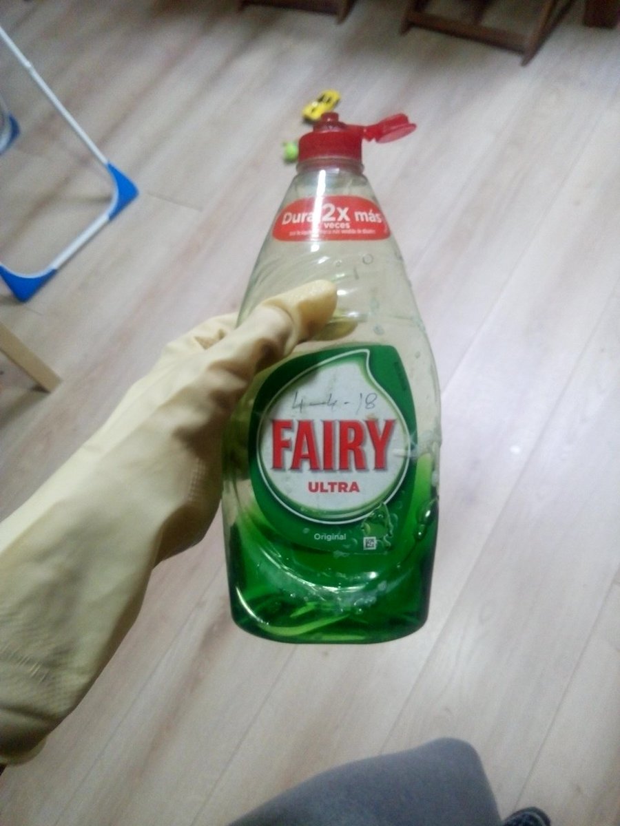 rosario_davinia's tweet image. #cleanright #fairy año y medio con la misma botella y lavo todos los días, comprobado lo de la gotita, yo os arruino