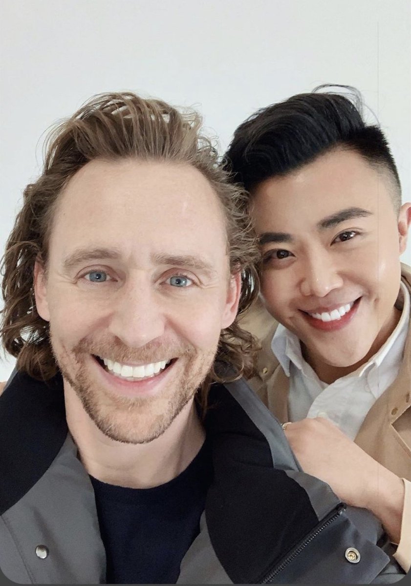 ps_hiddles's tweet photo. Awww well seems Tom did a new ad and this is from when he was at a shoot for it, i don't know i heard maybe it's for a clothes campaign whatever I'm ready to get new content of it also Tom's face is so beautiful here oh my angel face baby 😊😍💙
#tomhiddleston https://t.co/06pxdErZLT