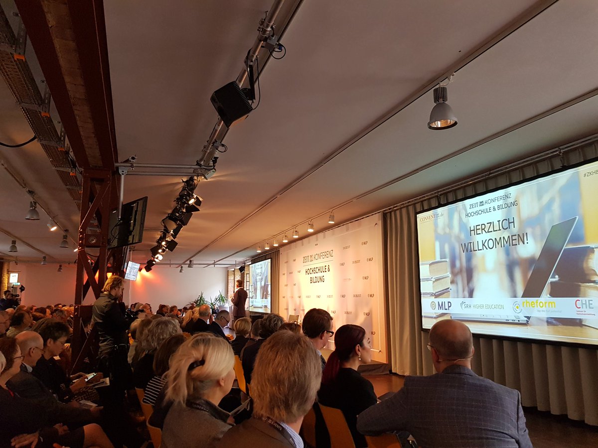 HaKaFloPro's tweet photo. Jetzt geht's los. ZEIT-Konferenz Hochschule und Bildung in der Kalkscheune. @zeitverlag #zkhb https://t.co/F8ZqApd7jg
