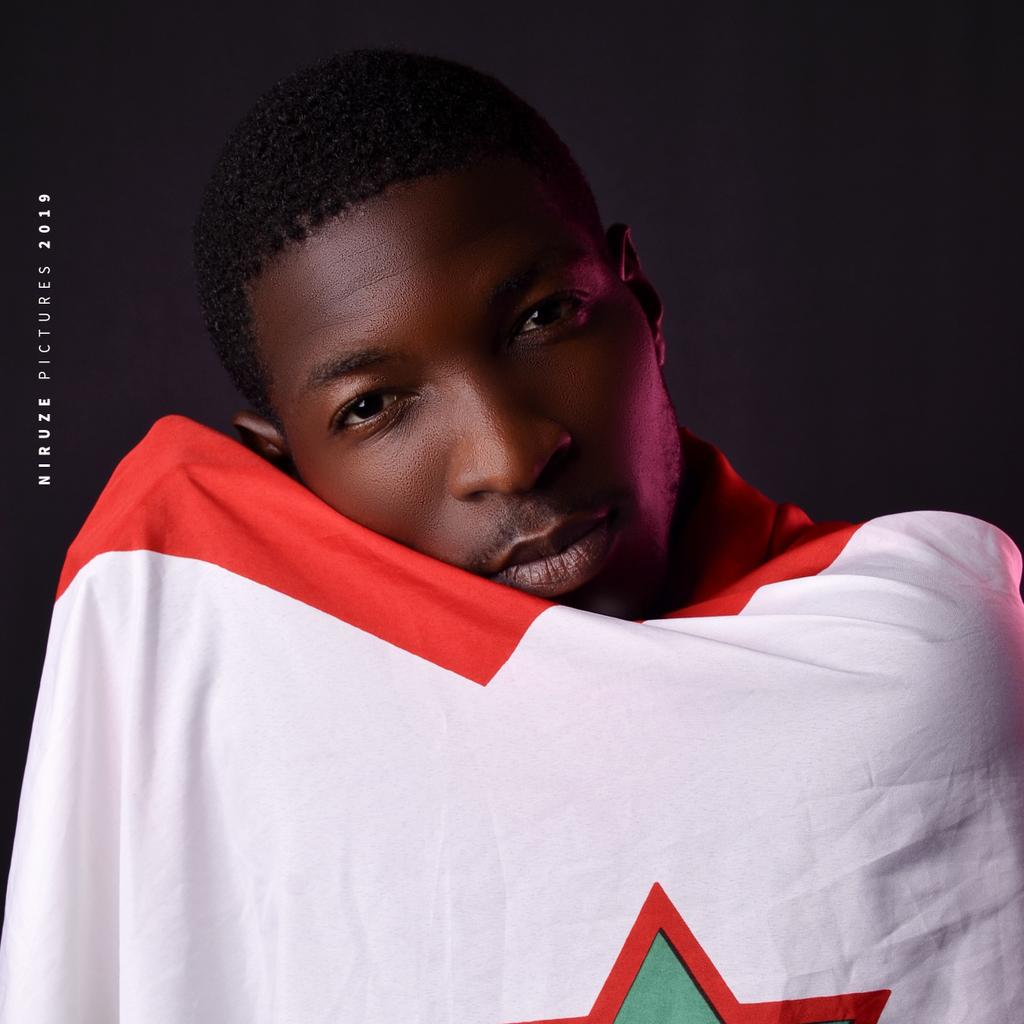 LegendaryWeek's tweet image. Brings you latest fashion News latest design Free event photo capture and Free product promotion just like our page and PM us