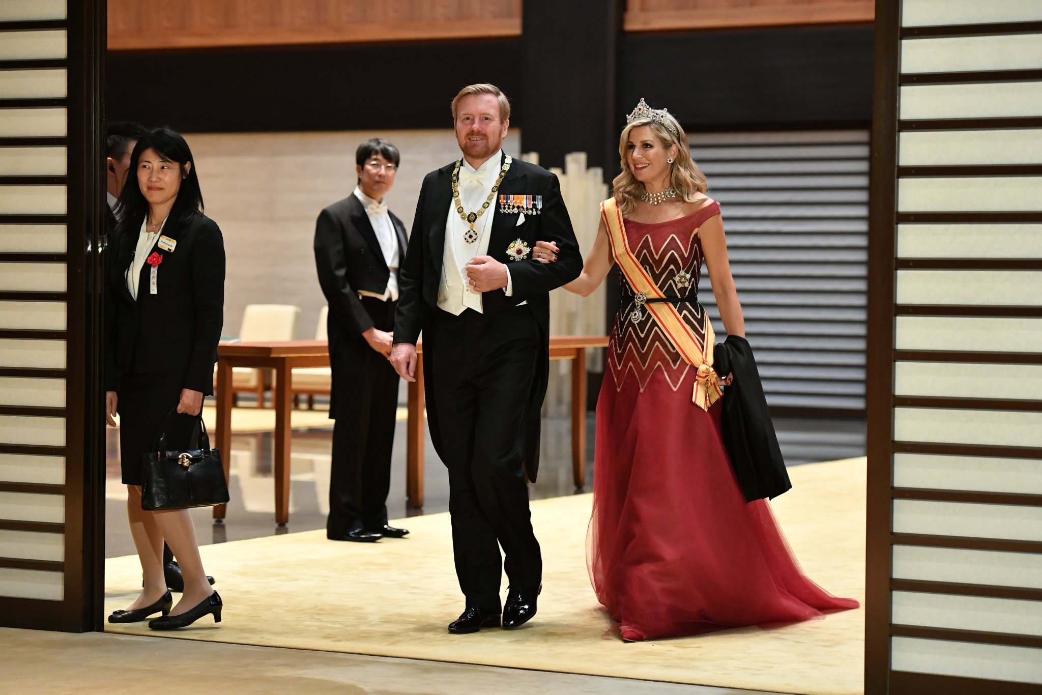 駐日オランダ王国大使館 総領事館 昨晩 ウィレム アレクサンダー国王陛下とマキシマ王妃陛下は およそ164カ国 255人の来賓とともに皇居で行われた 饗宴の儀 に出席しました