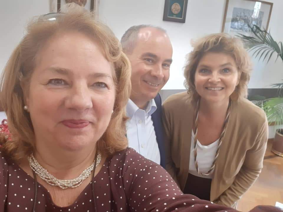 Questa mattina una delegazione di Consult@noi a colloquio con il Ministero della Salute per continuare a far ascoltare la voce dei #familiari: #cure e #servizi adeguati in tutta Italia.
#DisturbiAlimentari #DCA #salute #cibo #corpo #prevenzione #famiglie <a href="/MinisteroSalute/">Ministero della Salute</a>
