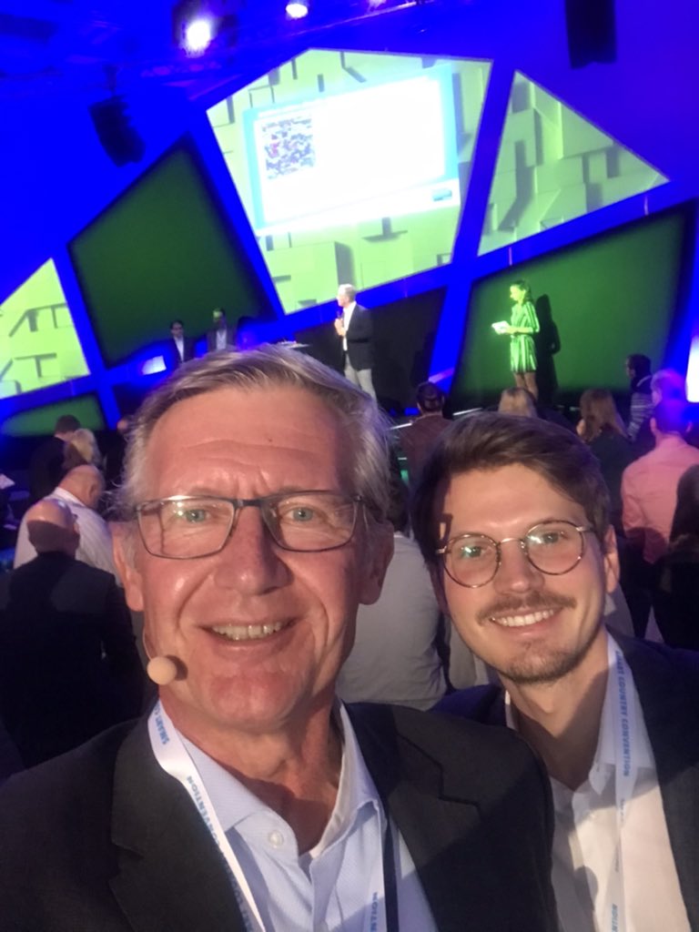 #bitkomGeo #geodaten #sccon19 open data on Stage - waiting 4 kicking off w/ <a href="/SchweikAs/">Andreas Schweikert</a> <a href="/Esri_de/">Esri Deutschland</a>
