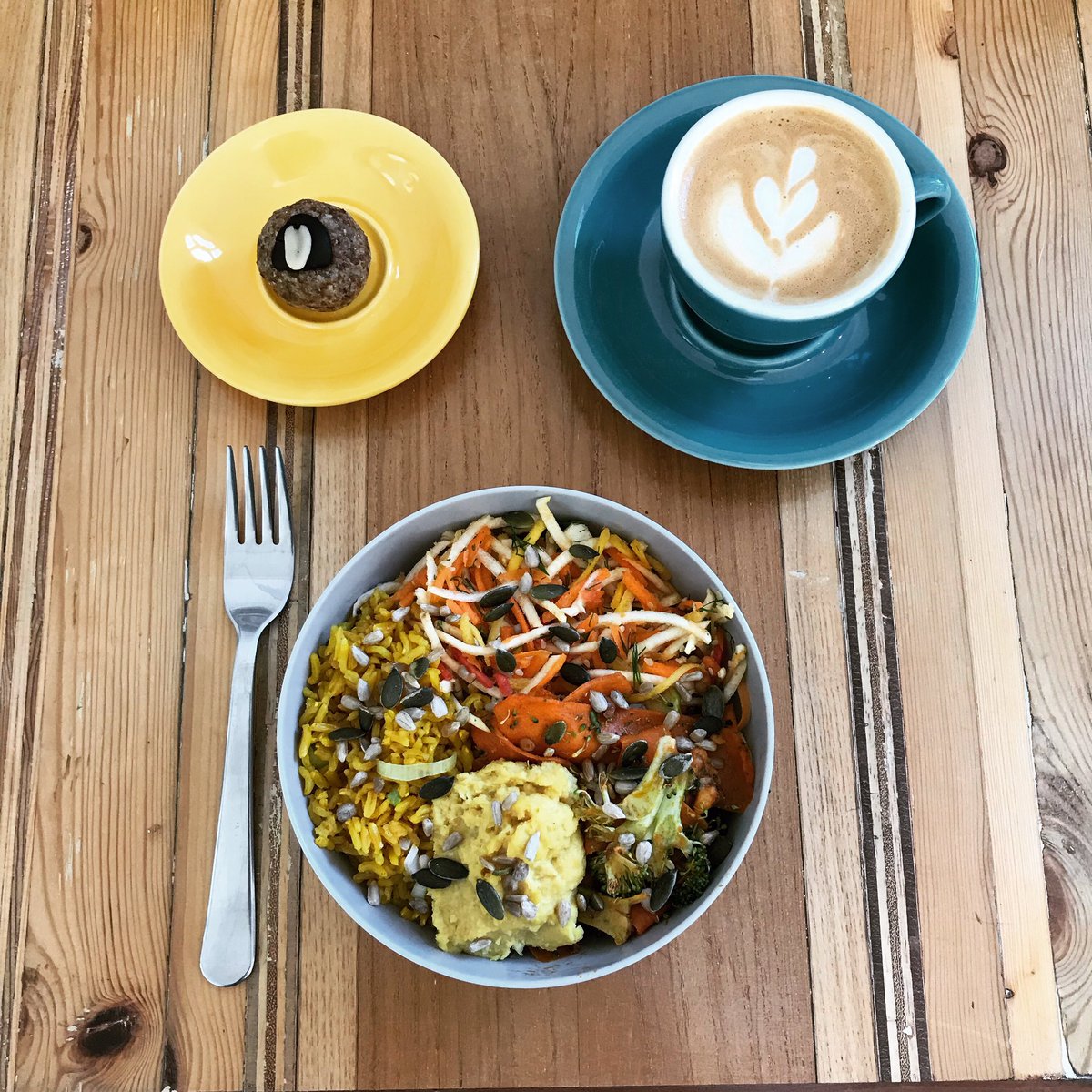 Colours of Autumn in our salads at <a href="/SoulfitLtd/">Soulfit</a> this week 🧡 #bunandbean
