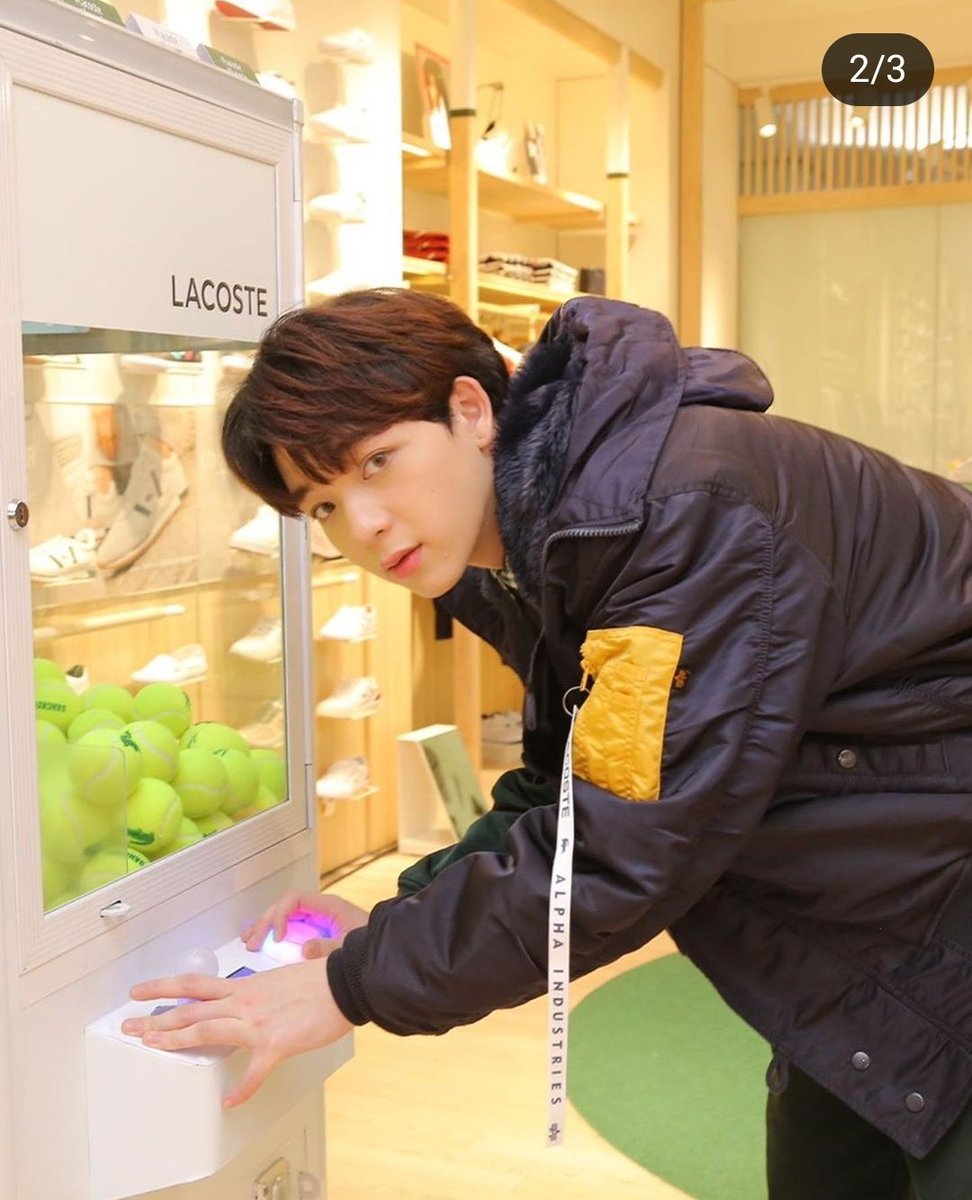 bbasjtr_family's tweet photo. หล่อเน๊อะะ​ 😍

#LacostexBAS
#บาสเด็กอ้วนที่แท้จริง https://t.co/mHtK5YAXr3