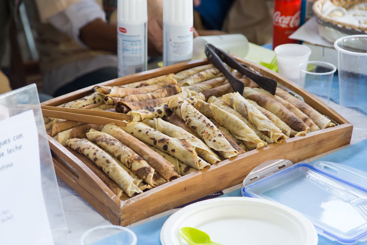 AjCastelldefels's tweet photo. 🥟🥘🥧Aquest proper dissabte celebren "Menjars d'Arreu del Món" a la Pista Poliesportiva de Can Roca. Vindràs?🍝🍜🍲

📌Com ja es tradicional en el marc de les Jornades de Pau i Solidarita, el proper 26/10 (14h) tornen els Menjars d'Arreu del Món.
+INFO: https://t.co/PZVqFfvAUO https://t.co/cE1QcNfggd