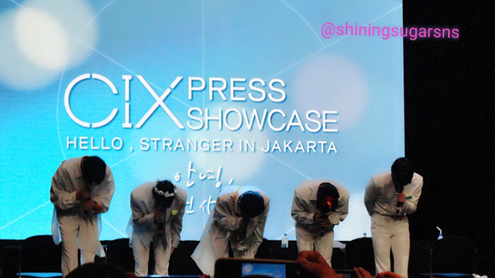 shiningsugarsns's tweet photo. #CIX #CIXHelloStrangerinJKT #FANSIGN https://t.co/sR5EOnXR2i