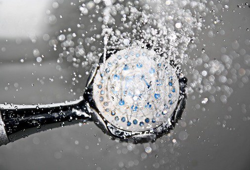 ShowersToYou's tweet image. In the market for power shower? 🚿 Find out all you need to know about how to choose the right shower in our guide. bit.ly/2AC8g2i 
#bathrooms #shower #powershower