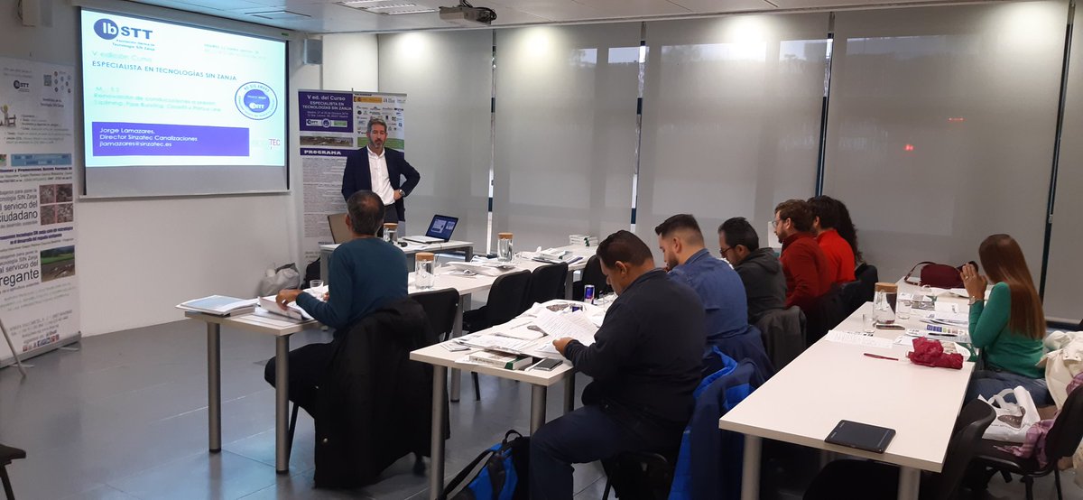 IBSTT's tweet image. Jorge Lamazares @sinzatec en la V ed. Curso Especialista #TecnologiasSinZanja #Ibstt impartiendo clase sobre #Renovacion de conducciones #agua : #closefit, #Relining, #TIP en  la sala de formación de @suezES . Obras sostenibles eje de la #ecomiacircular con #Tecnologiasinzanja
