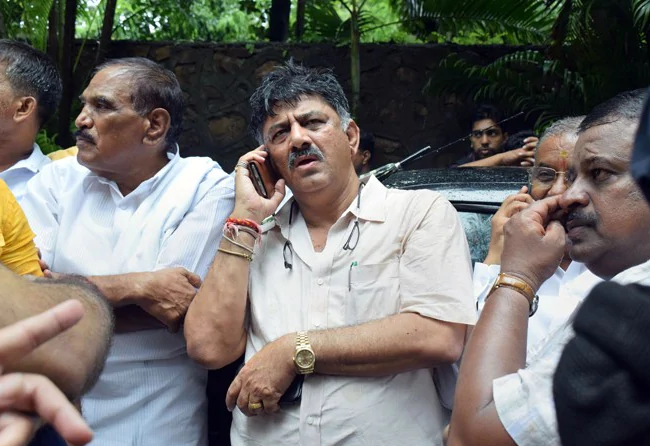 VoteVoice_News's tweet image. Jailed Congress Leader DK Shivakumar Gets Bail In Money Laundering Case. Read more at votevoice.com/posts/graph_po…
#DKShivakumar #moneylaundering #launderingcase #Congressleader #Congress #bail #DelhiHighCourt