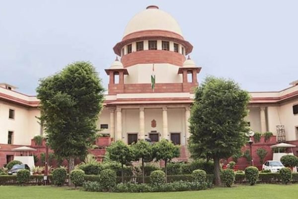 lawzmagazine's tweet photo. Shyam Divan to assist Supreme Court as Amicus Curiae in alleged Rs 7500 Cr scam case
#legalnews #legalupdate #SupremeCourt #ShyamDivan
#Amicus #Curiae #scam 
To read more go on
https://t.co/TlVDAcQ6ms https://t.co/BCgmhf6LGb