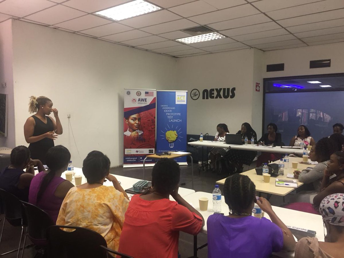 awezimbabwe's tweet image. The women are discussing the . challenge of pricing and selling. How do we manage our costs to ensure we offer the best price to our customers? #AWEnergized #AWEINZIM @usembassyharare @ACTinAfrica