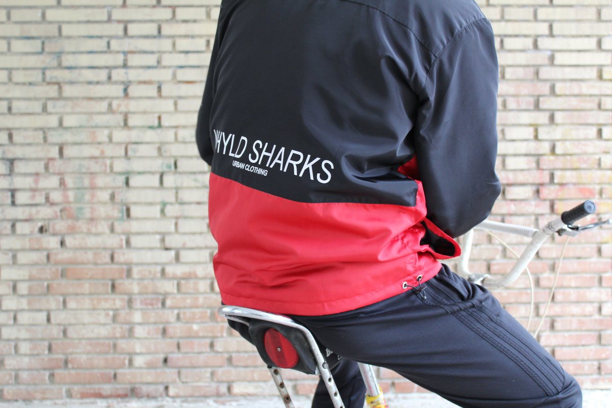 BestiarioShop's tweet photo. La peñita de WHYLD Sharks nos ha dejado por la tienda unos cuantos de su cortavientos!
Échale un ojo en https://t.co/Ap4TJYfSyi
##whyld #bestiarioshop #vallekas https://t.co/PskUrc0Oj1