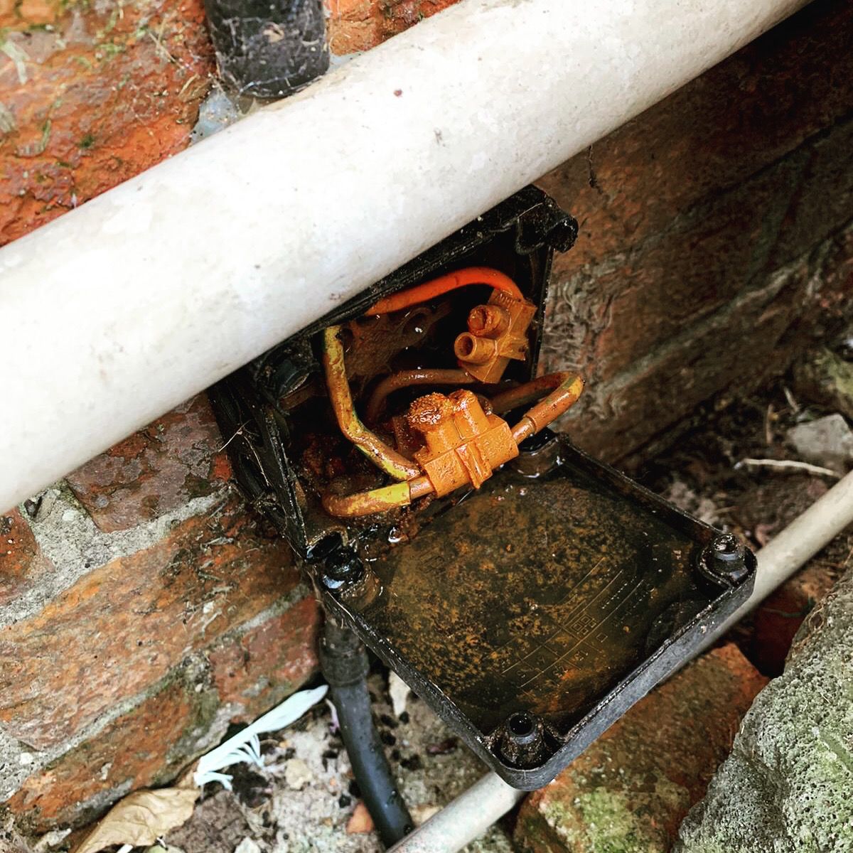 Emergency Call Out yesterday, electrics tripping and would not reset. Our engineer attended, traced the fault on the circuit to an external junction box and found this ⚡️💦😱
.
Problem was found and rectified within the hour. Power restored and another happy customer...