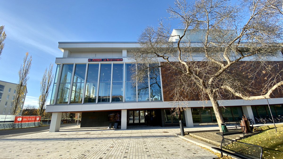 kimmorousku's tweet photo. #Digiturvakiertue @Kuopionkaupunki II-näytös - ensi-ilta - ei siis ”Potaskaa” vaan ”Täyttä asiaa” @VRK_Uutiset #JUDOhanke #ECSM https://t.co/1SjtJPcTgQ