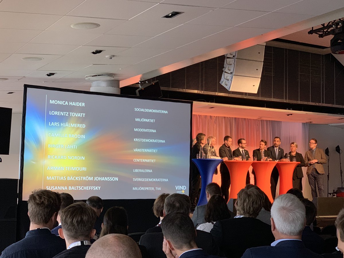 AmbraSannino's tweet photo. Bra där, #VIND2019 som har fått jämställdhetsmärkningen av @kraftkvinnorna! Tyvärr gick det inte lika bra med politikerpanelen som ju är långt ifrån 50-50... 🙁#jämställdhet #vindkraft https://t.co/pyGN3DbX3n