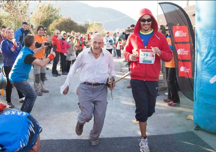Ultratrails's tweet photo. IN MEMORIAM
Paco... te diría la típica frase hecha... descansa en paz, pero esa no era tu filosofía en vida, así que prefiero despedirme con un hasta siempre, porque esa es la huella que nos has dejado... la de la eternidad.
https://t.co/gGXYILXVRs
#superpaco #trailrunning https://t.co/XhJqn22qej