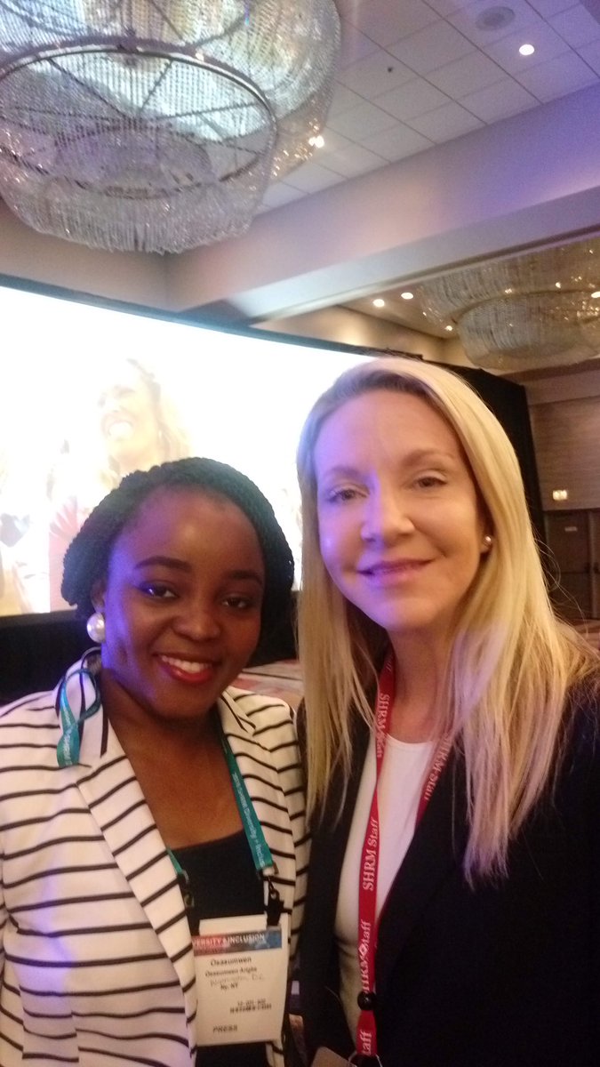 OsasuArigbe's tweet image. On this day last year, I finally met ⁦@SHRMKaylor⁩ in real life. This was at #SHRMDIV in Atlanta as part of the Blog Squad. #throwback #TeamMary #GooglePhotos