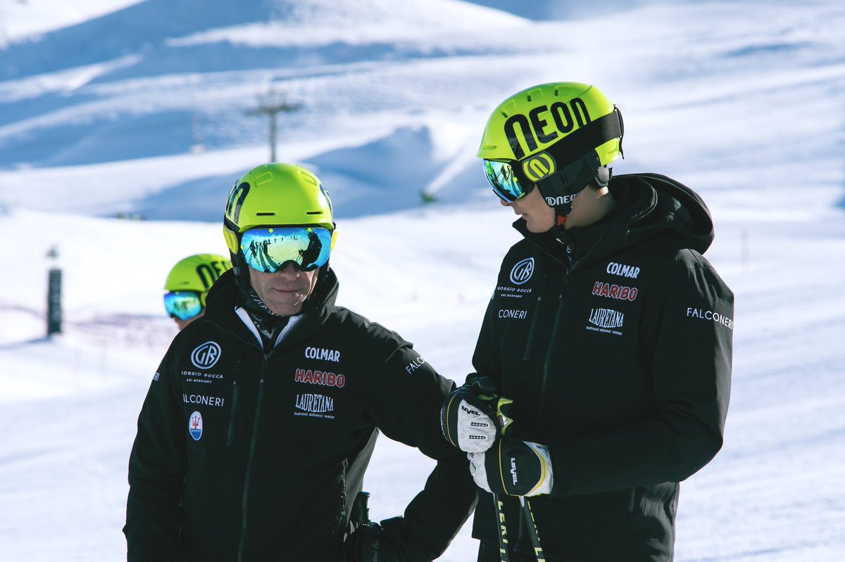 I nostri maestri non vedono l'ora di vedervi sulle piste da sci. E voi, siete pronti?

🇬🇧Our ski instructors are looking forward to seeing you all on the slopes. Are you ready?

#giorgioroccaskiacademy #stmoritz #livigno #grskischool #skischool #engadinmountains #skilife