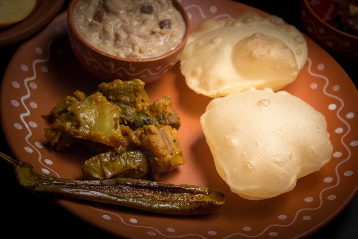 I'm a "LUCHI" obsessed person.. Luchi makes my day beautiful and happy.. 

Do you also have the same kinda food that makes you happy every day??