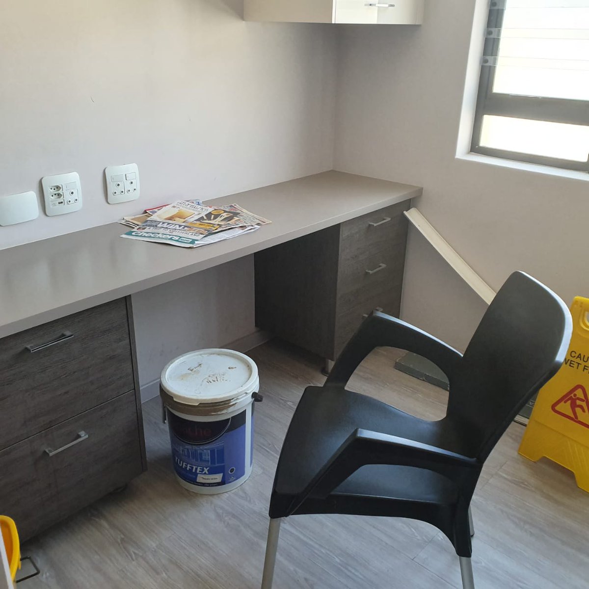 TargetReal's tweet image. Beautiful modern offices available TO RENT in secure road in Linksfield West
rent a room or two or more
ideal offices for any professionals
ample parking
rent includes water and electricity
available immediately
Contact Jenny on 011 440 7373 or 082 850 7171