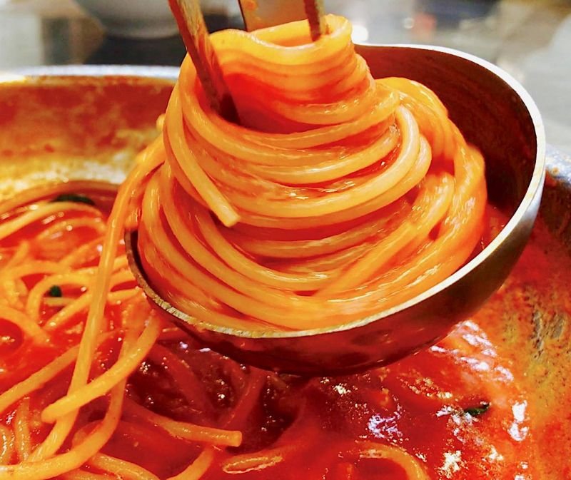 #FelicitàAlimentare #spaghetti L'opera di Dante è il prodotto d'un singolare uomo di genio, mentre gli spaghetti sono l'espressione del genio collettivo del popolo italiano...
#TaccuiniGastrosofici #AccademiaItalianaGastronomia
taccuinigastrosofici.it/ita/news/conte…