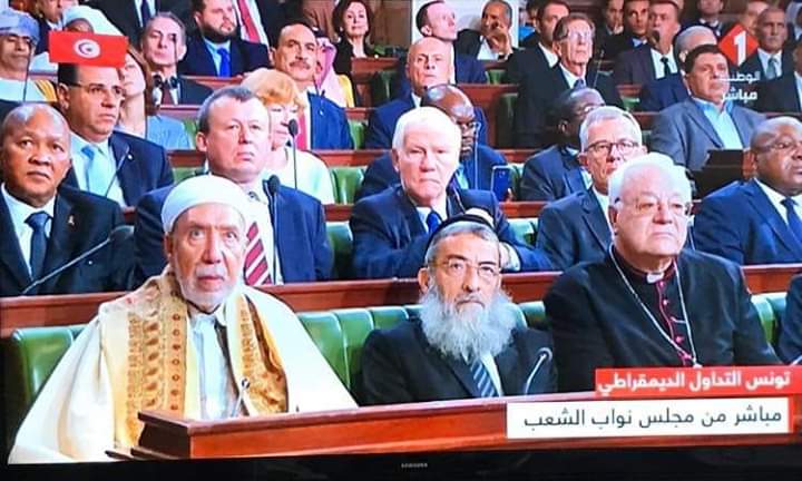 HediSemchaoui's tweet photo. 🇹🇳 ✝ ✡ ☪ un message au monde entier 😍. #ذكريات_الحب_القديم
#Tunisia #KaisSaied #President https://t.co/WBnrn0qwQ9