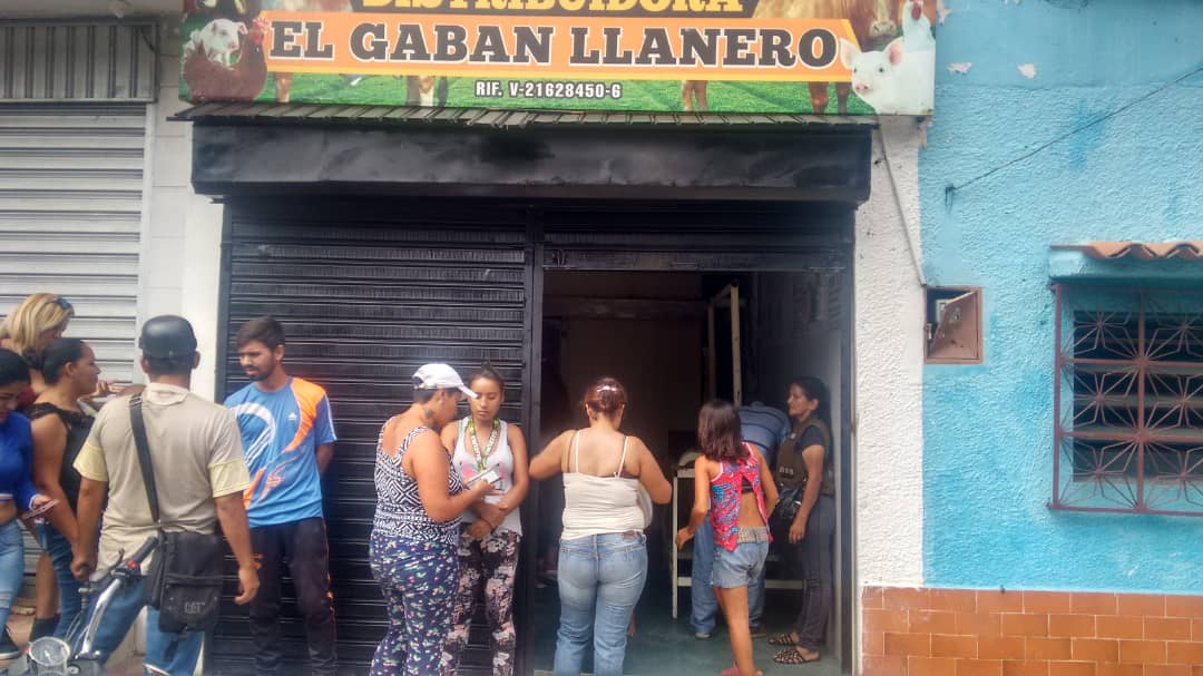 ClapmpioBolivar's tweet photo. JORNADA carnica para la comunidad de #PICOVERDE a precios  acordados justicia alimentaria para nuestro pueblo #williamgomezalcalde #SoyComunicadorClap  @GMAS_Tachira @NicolasMaduro @FRD @YepfriArguello https://t.co/LDaZmGOGzZ